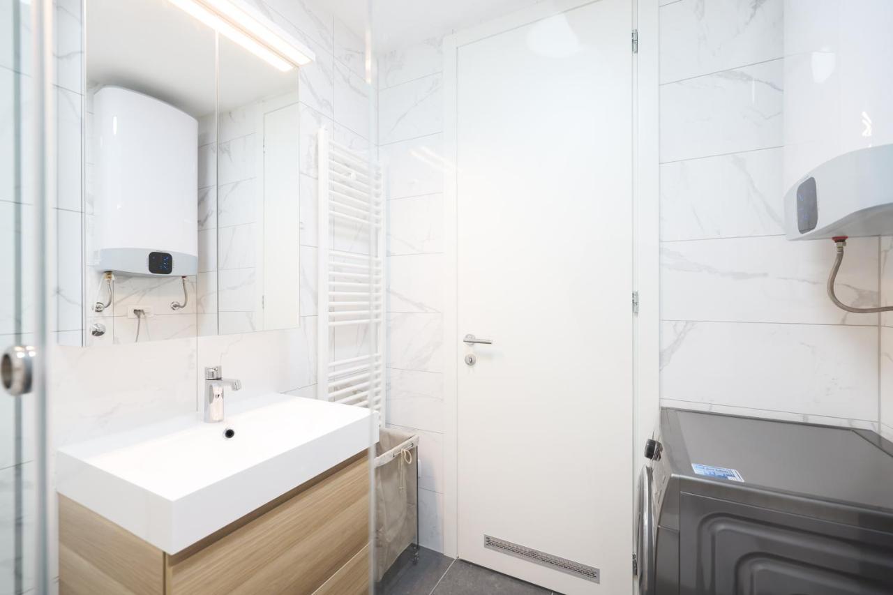 The City Block Apartment Zadar Exterior photo